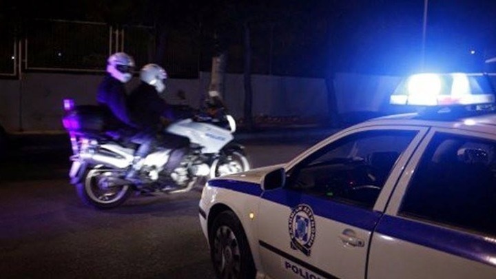 Κράτησαν ομήρους γυναίκα και παιδιά 32χρονου γιατί τους έκλεψε  μικροποσότητα ηρωίνης - ΑΠΕ-ΜΠΕ